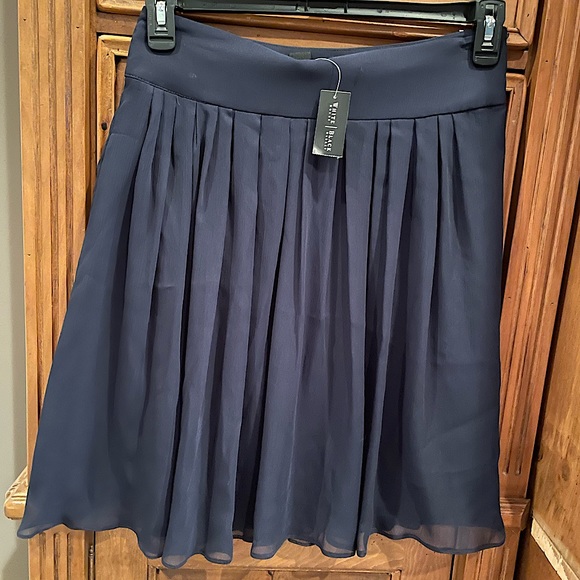 White House Black Market Dresses & Skirts - White House Black Market skirt.